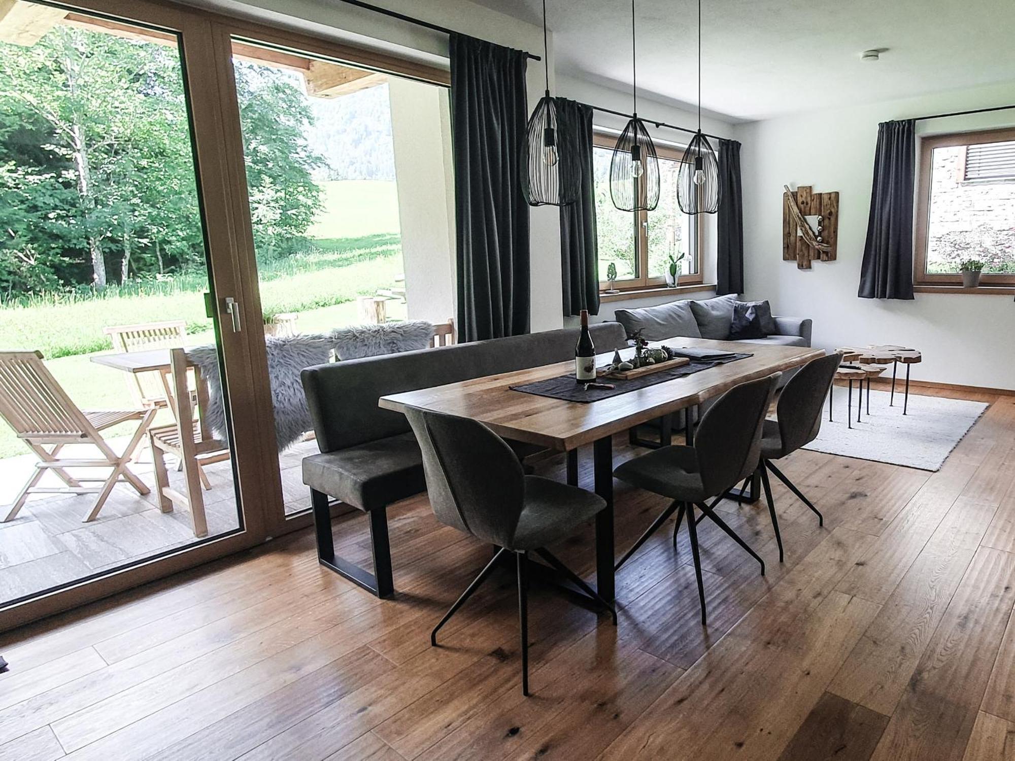 Zeitfrei Chalet Apartments Fieberbrunn Bilik gambar